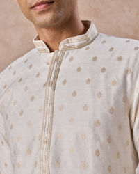 Manyavar Men Creamy Delight Kurta Pajama