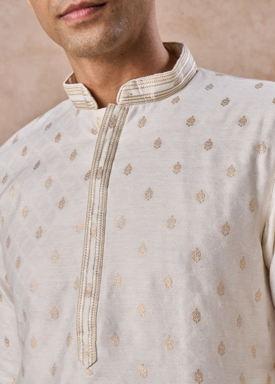 Manyavar Men Creamy Delight Kurta Pajama