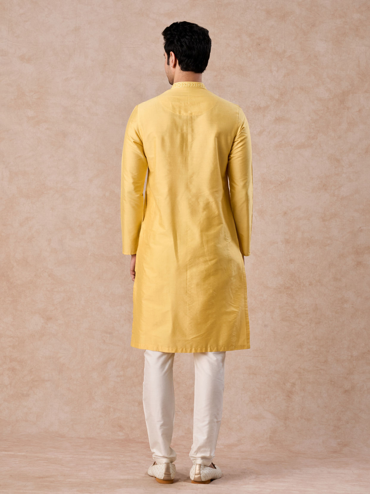 Manyavar Men Sunny Delight Kurta Pajama