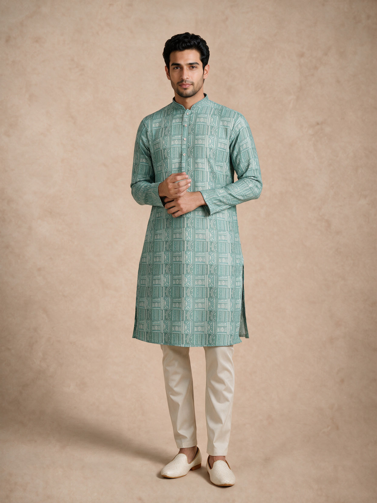 Manyavar Men Green Blended Cotton Kurta Pajama