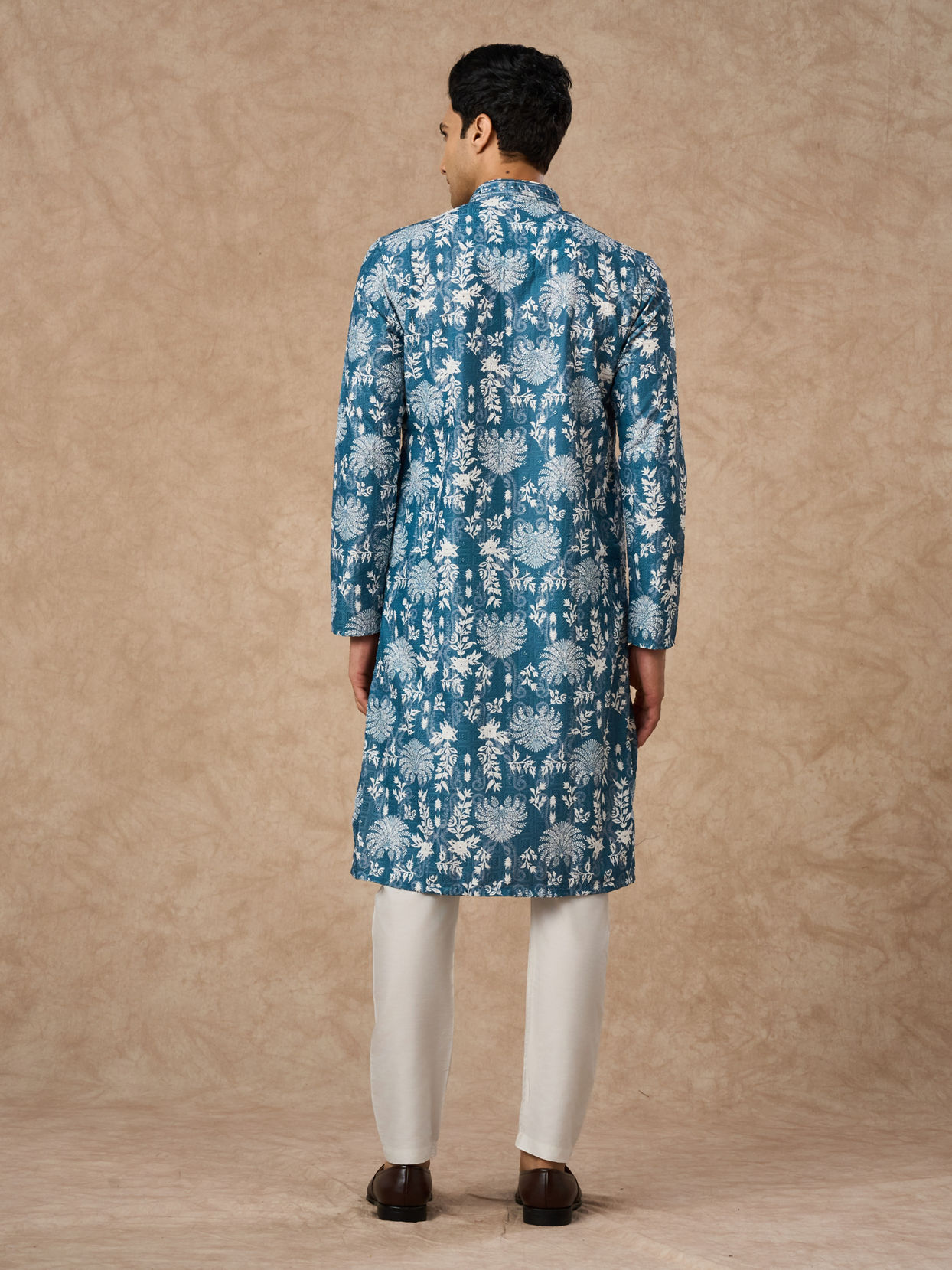 Manyavar Men Greyish Blue Blended Cotton Kurta Pajama with Printed