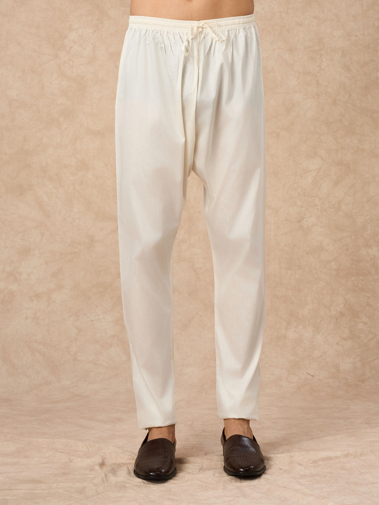 Manyavar Men Greyish Blue Blended Cotton Kurta Pajama with Printed