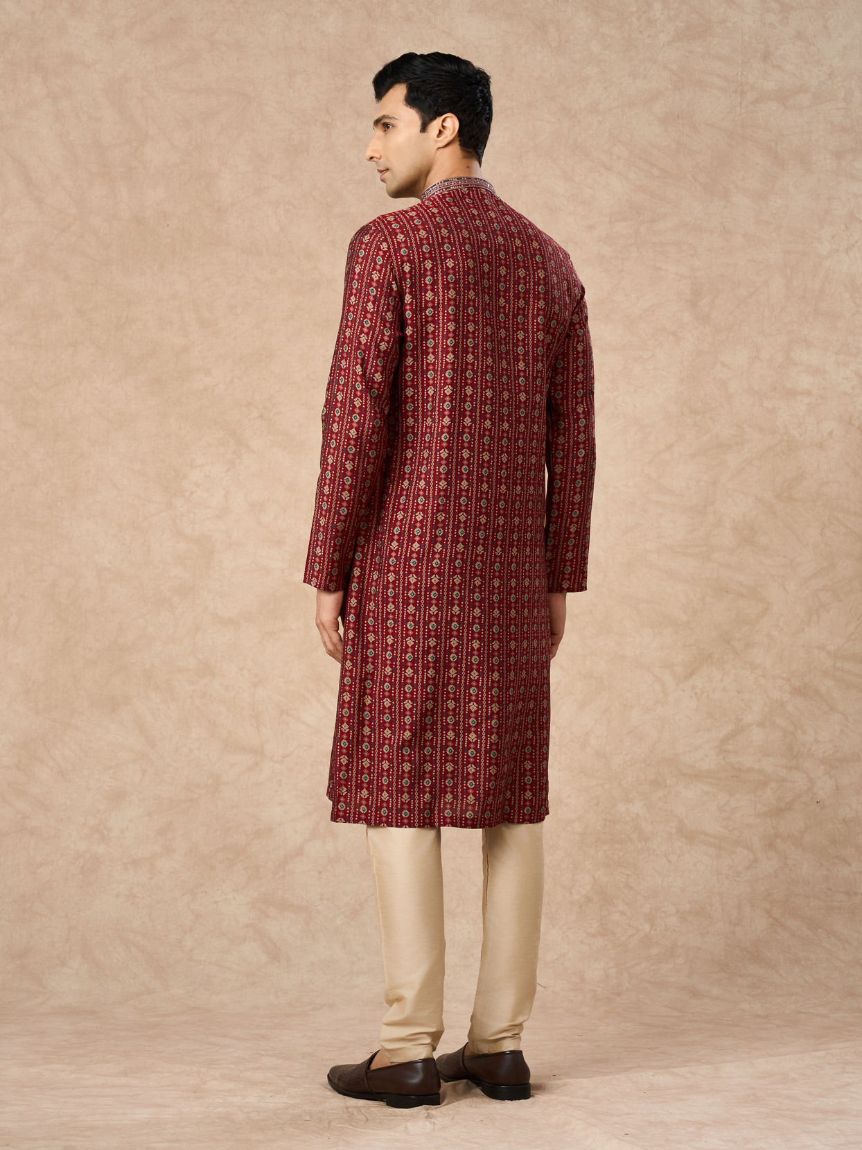 Manyavar Men Maroon Blended Viscose Kurta Pajama with Print