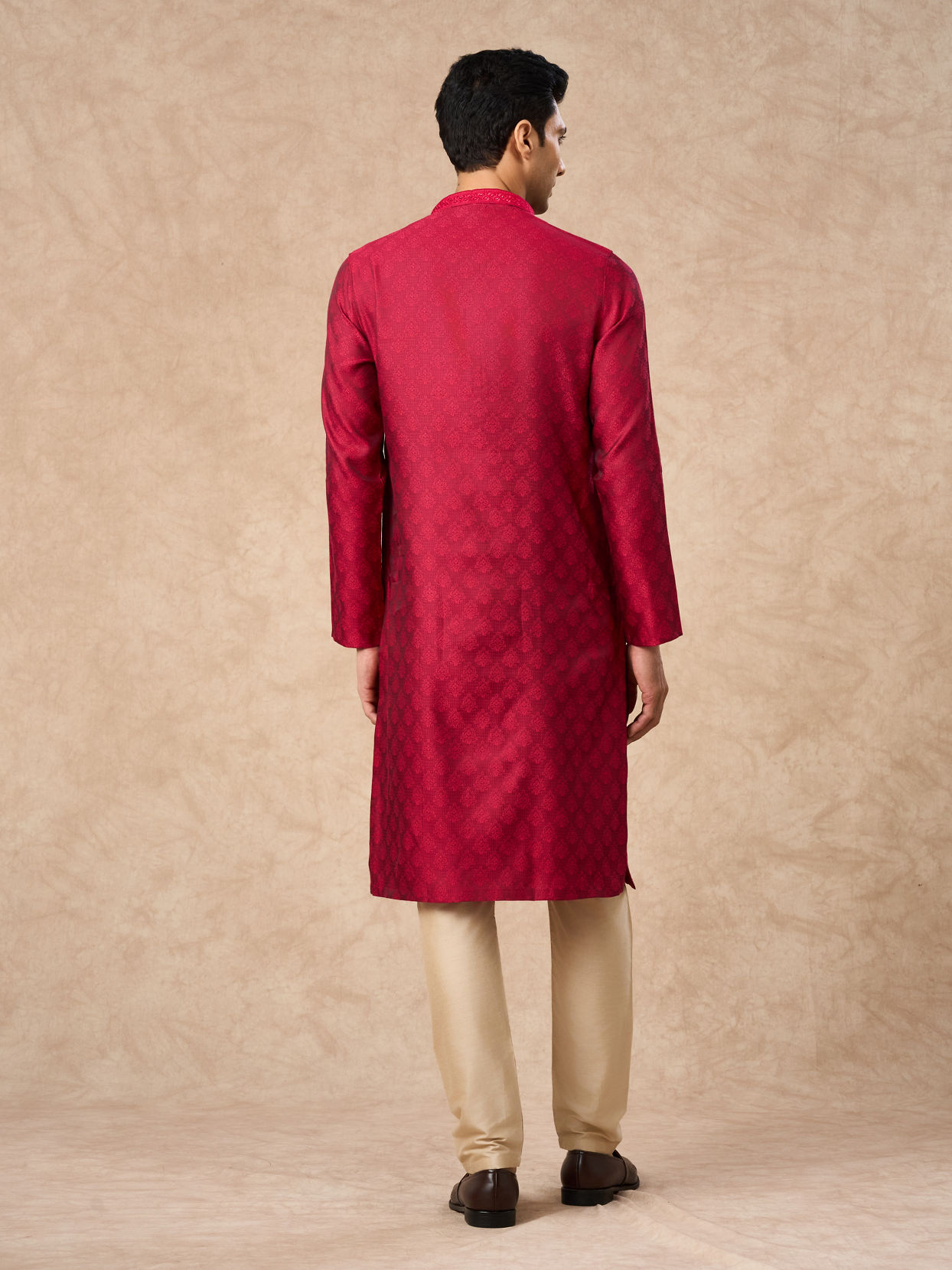 Manyavar Men Pink Blended Viscose Kurta Pajama