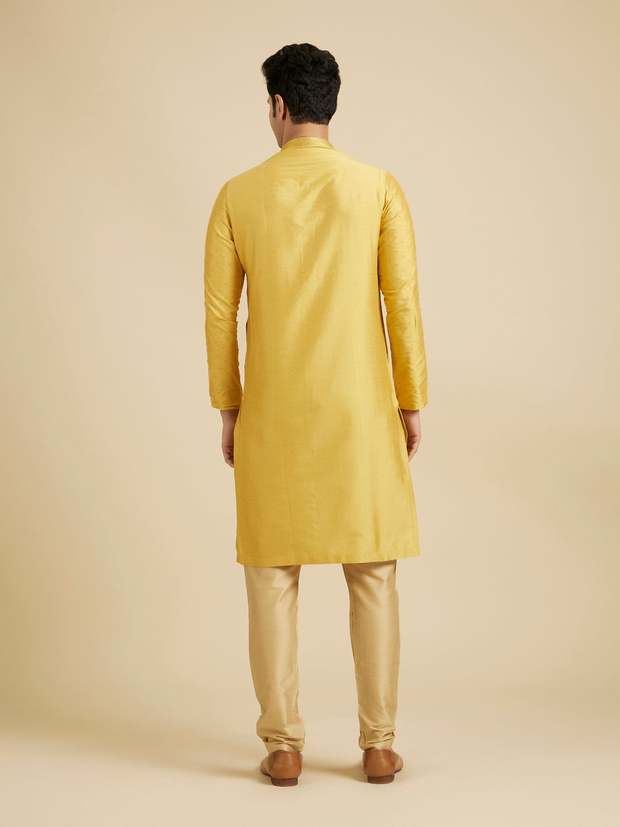 Manyavar Men Golden Embellished Kurta Pajama image number 5