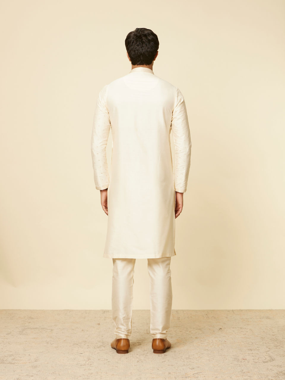 Manyavar Men Cream Buta Floral Buta Motif Patterned Kurta Set