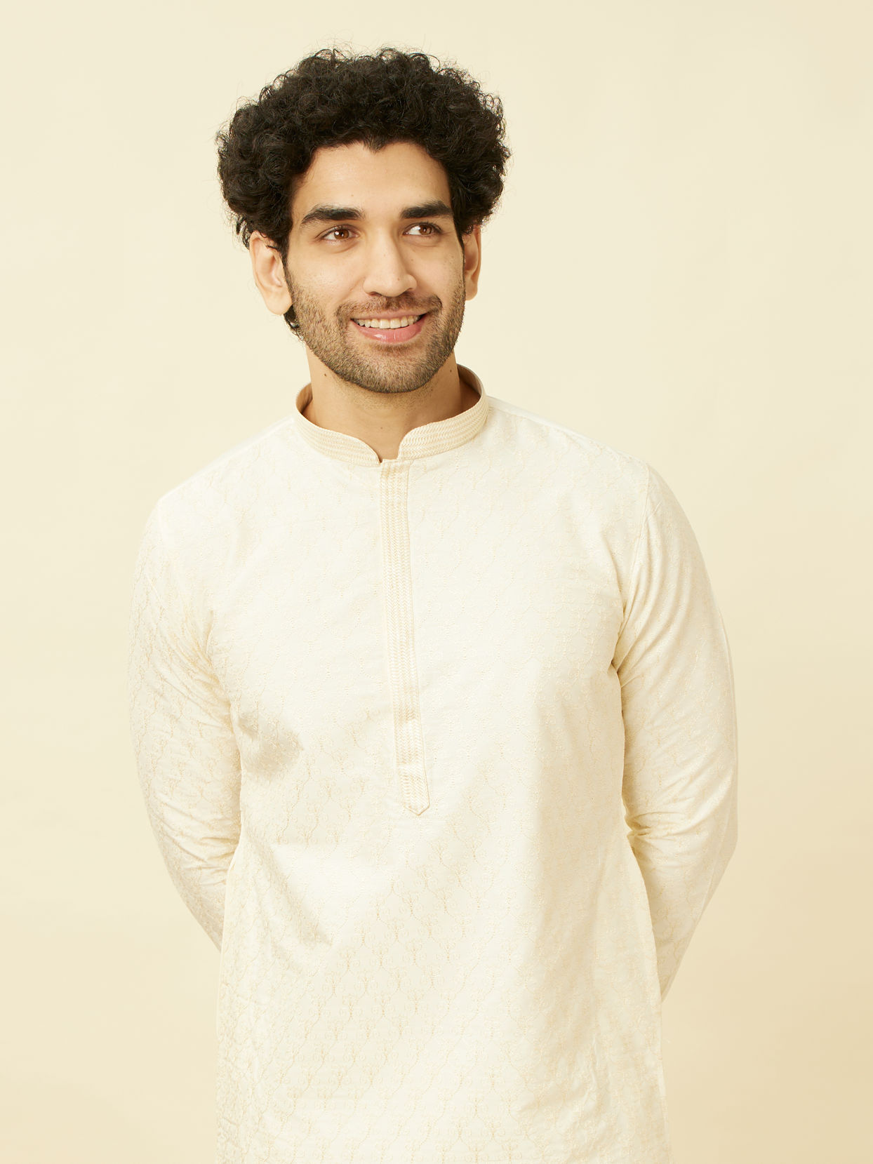 alt message - Manyavar Men Pearled Ivory White Ogee Patterned Kurta Set image number 0