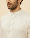 alt message - Manyavar Men Off White Kurta Set image number 1