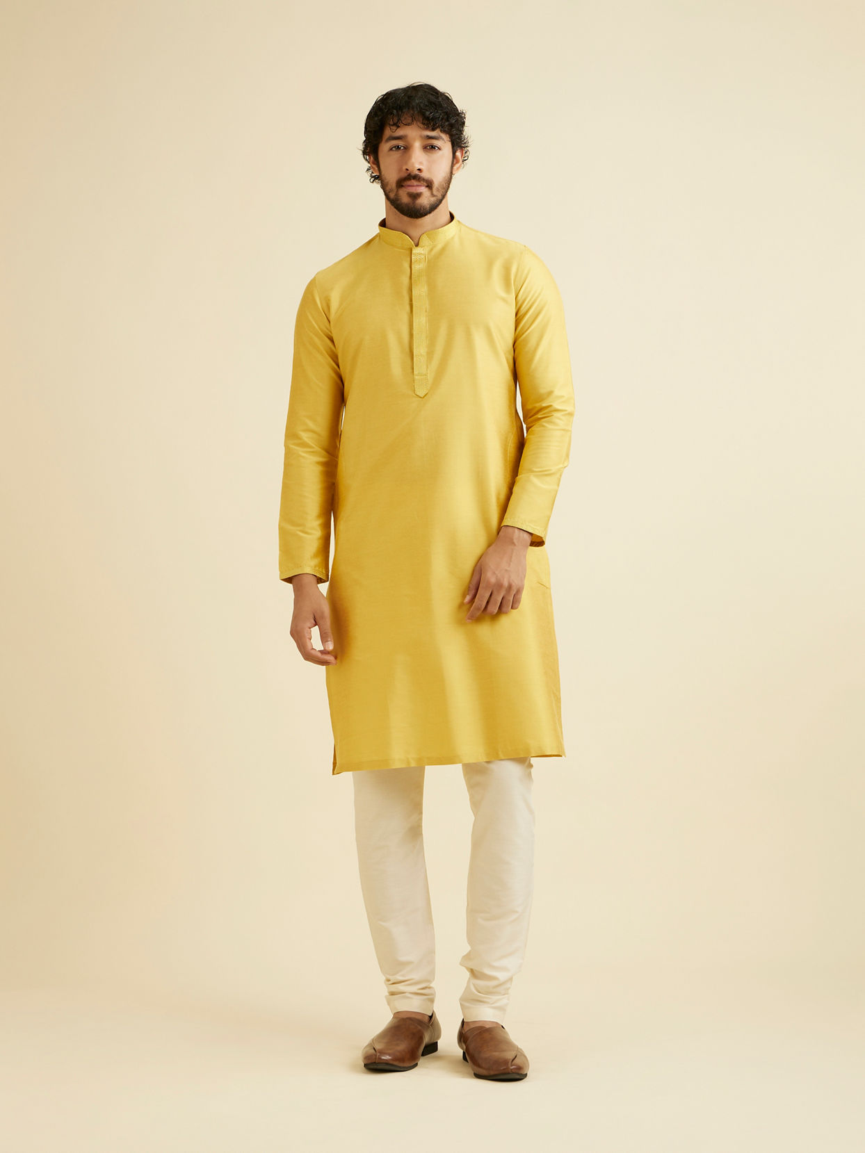 Manyavar Men Golden Plain Kurta Set image number 2