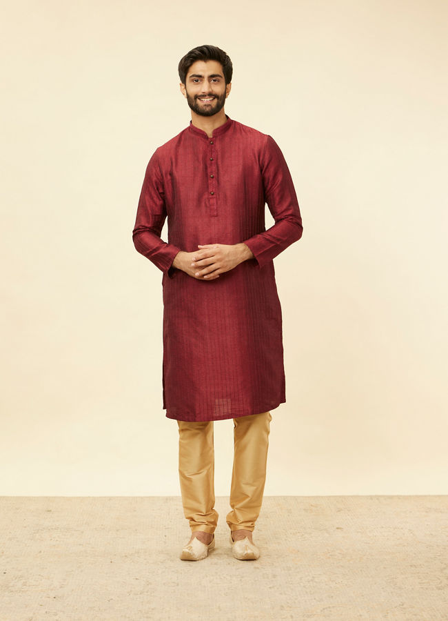 alt message - Manyavar Men Maroon Pintuck Design Kurta Set image number 2