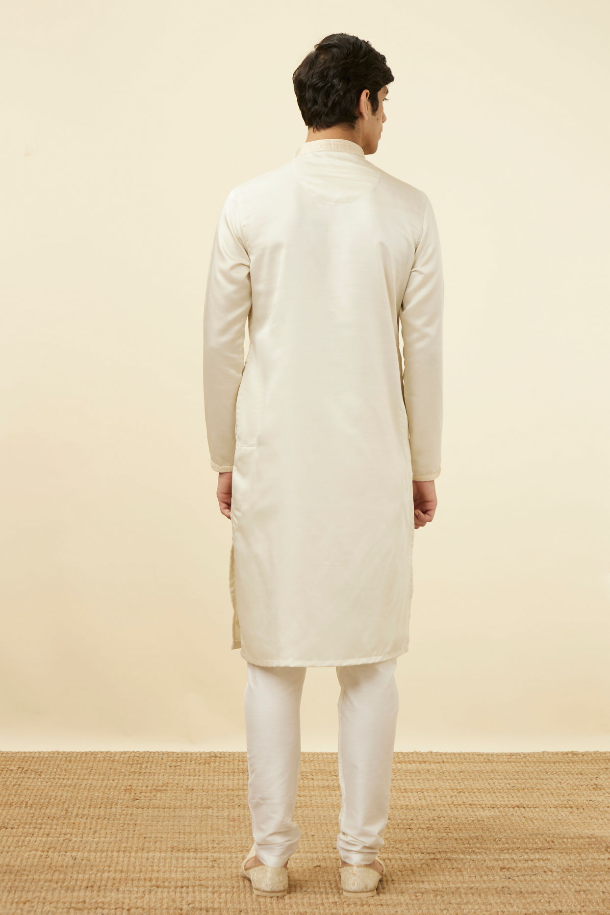 Manyavar Men Sea Shell White Solid Kurta Pajama