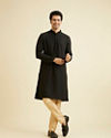 alt message - Manyavar Men Black Solid Minimalist Kurta Pajama image number 2