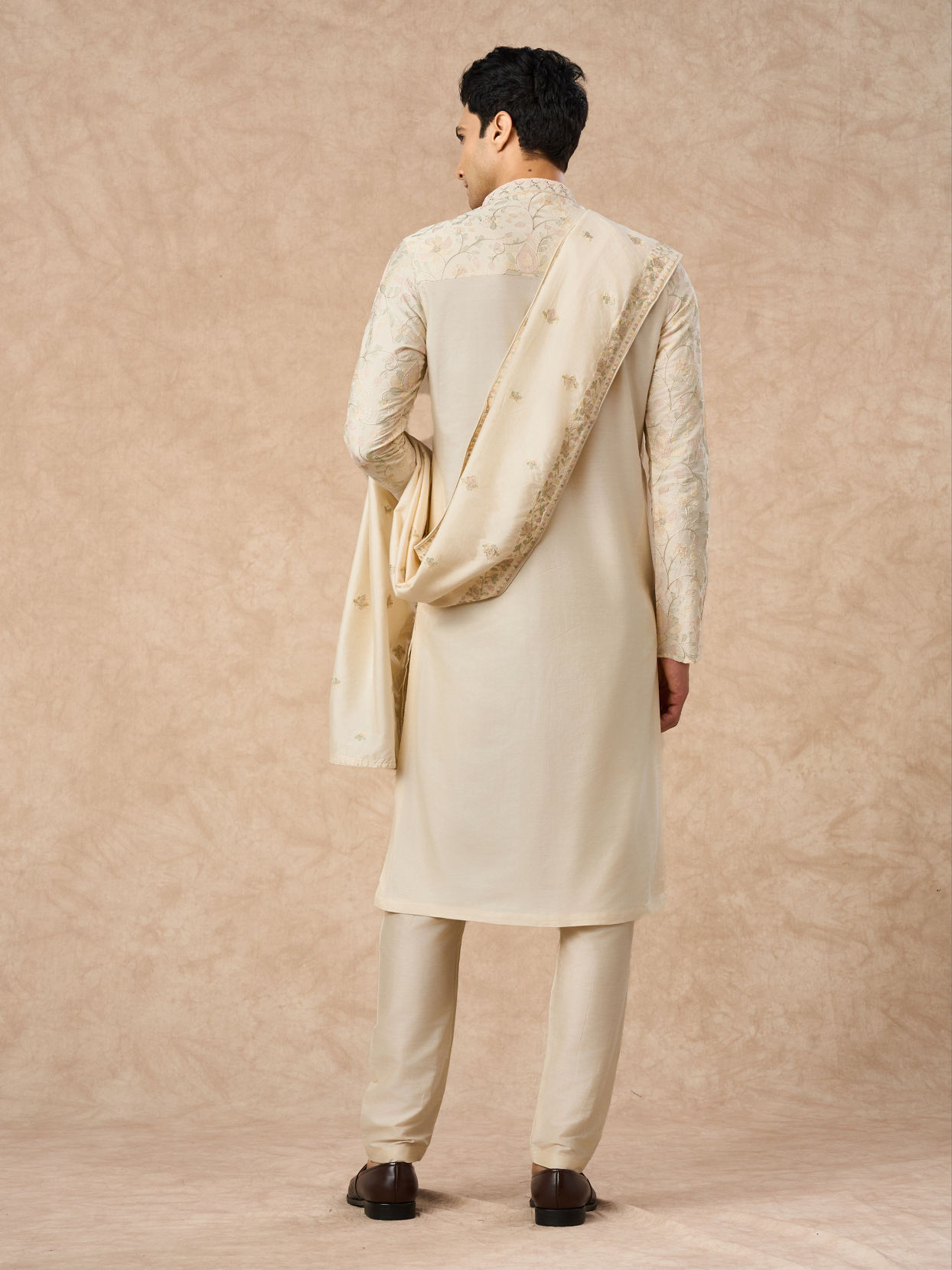 Manyavar Men Cream Blended Viscose Kurta Pajama Dupatta