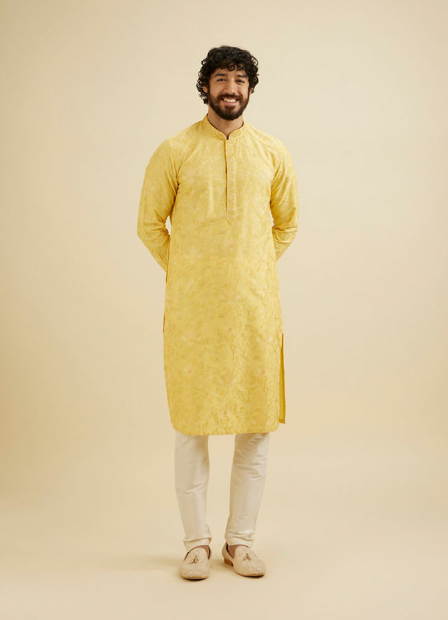 alt message - Manyavar Men Buttercup Yellow Bel Buti Patterned Kurta Set image number 2