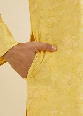 Manyavar Men Buttercup Yellow Bel Buti Patterned Kurta Set image number 3