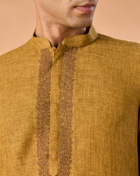 Manyavar Men Mehndi Green Radiance Kurta Pajama