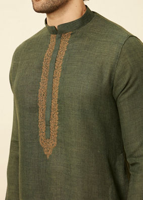 alt message - Manyavar Men Dark Green Kashidakari Embroidered Placket Kurta Set image number 1