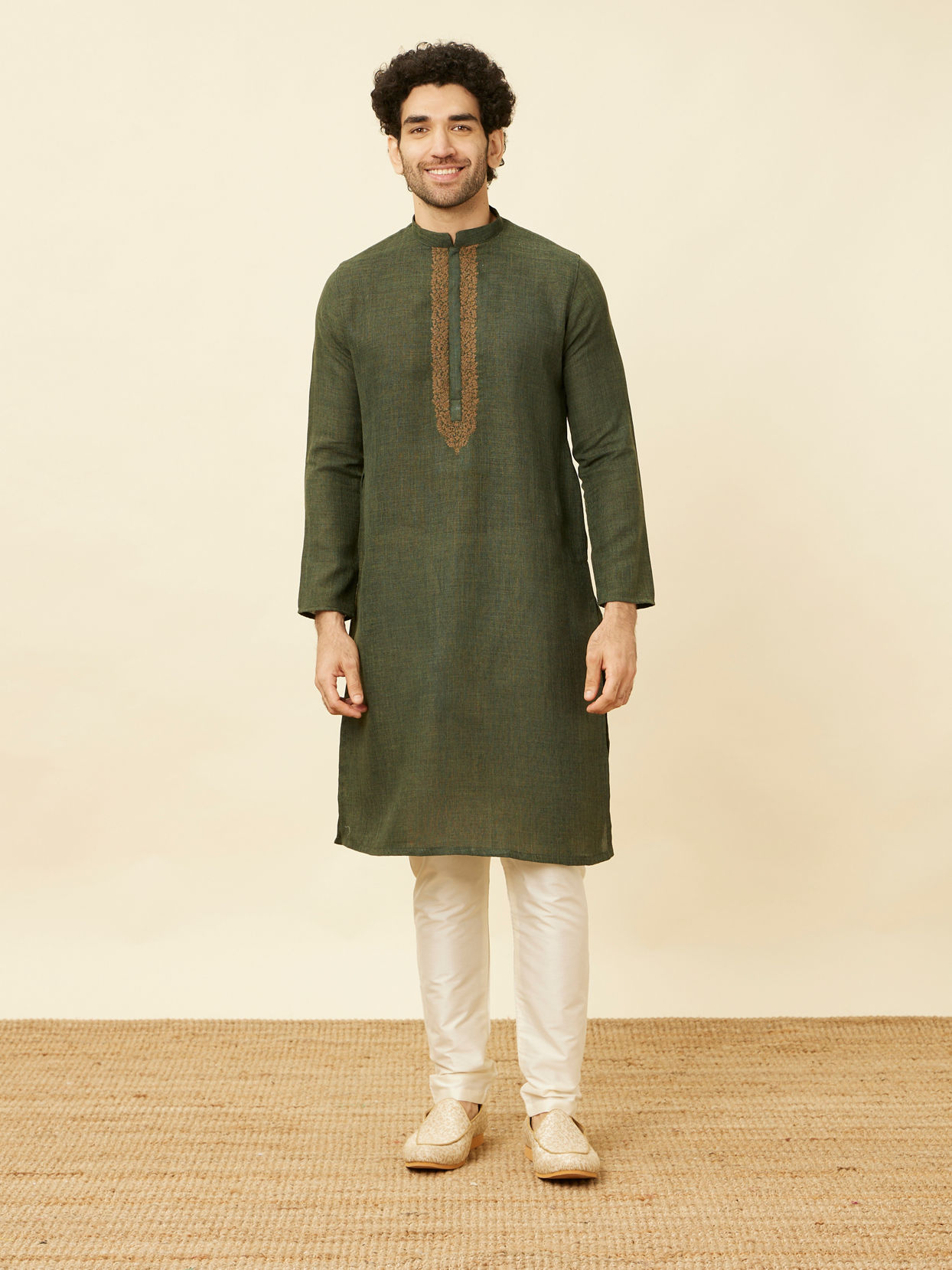 alt message - Manyavar Men Dark Green Kashidakari Embroidered Placket Kurta Set image number 2