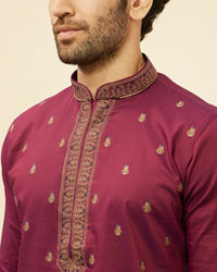 alt message - Manyavar Men Maroon Fern and Buta Embroidered Kurta Set image number 1