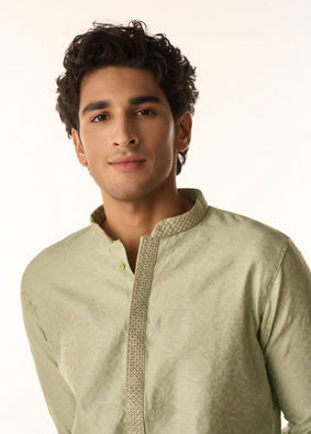 Manyavar Men Green Elegance Kurta Pajama