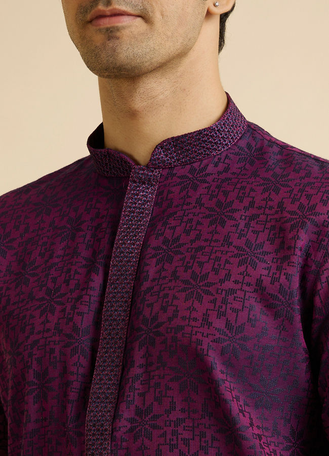 alt message - Manyavar Men Purple Floral Jaal Patterned Kurta Set image number 1