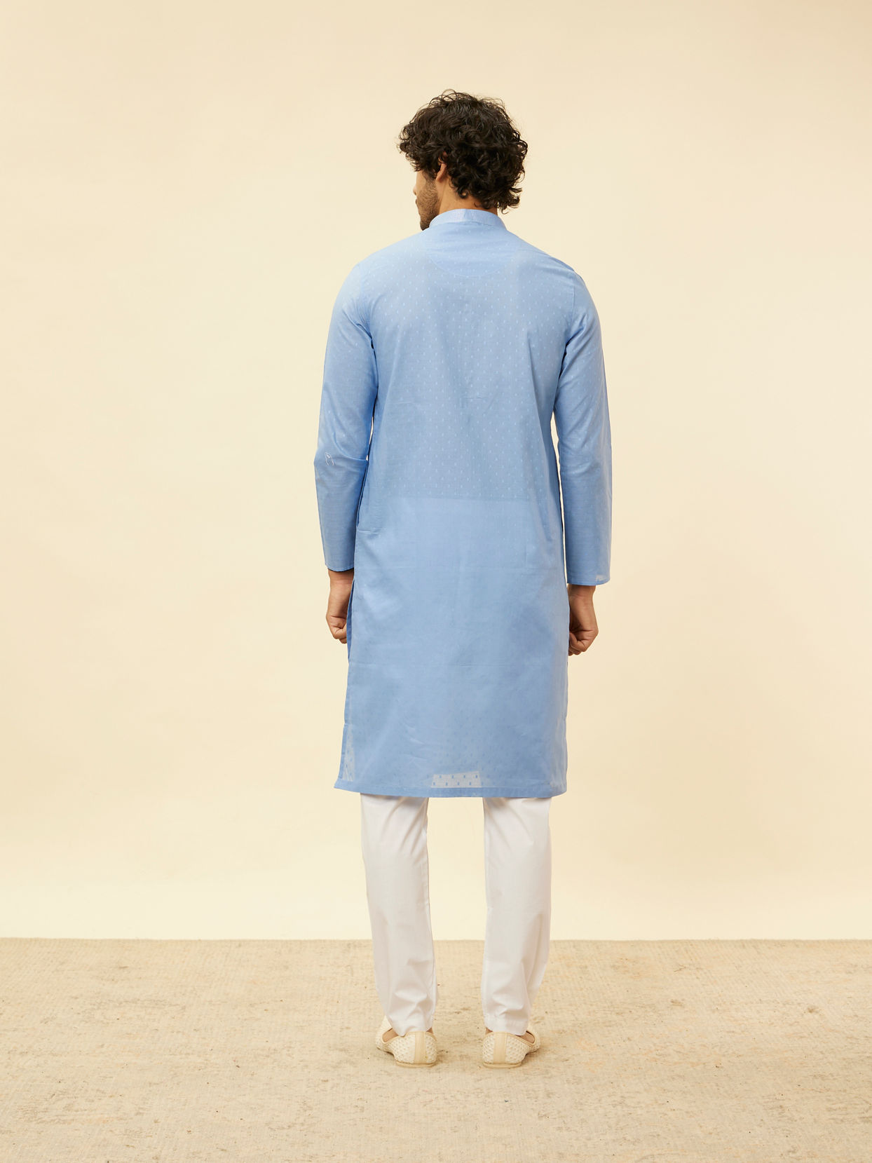 alt message - Manyavar Men Blissful Blue Buta Patterned Kurta Set image number 5