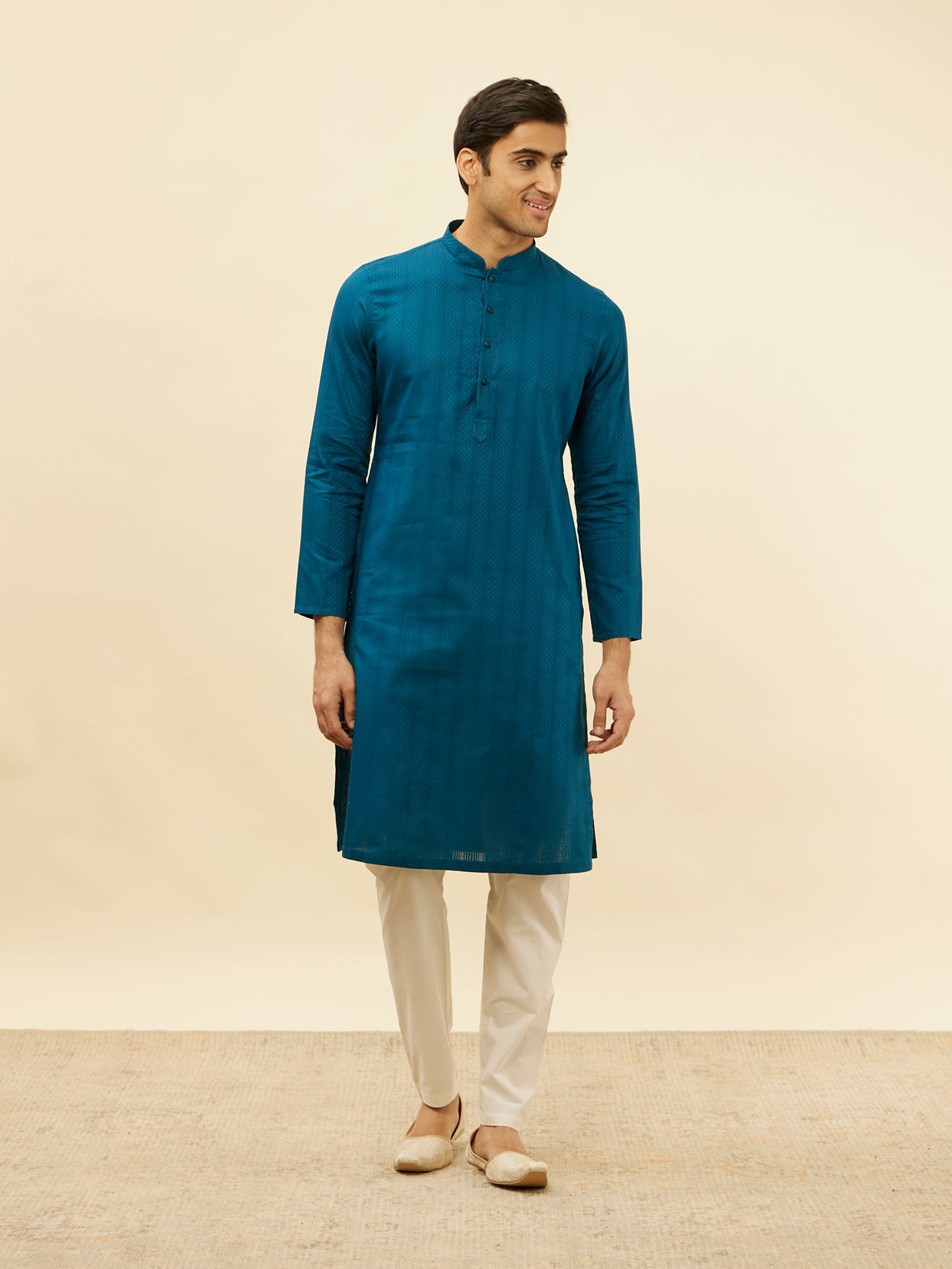 alt message - Manyavar Men Bright Blue Self Patterned Kurta Set image number 2