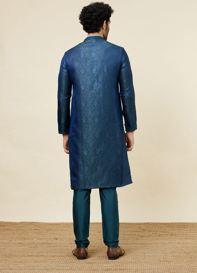 alt message - Manyavar Men Cobalt Blue Medallion Patterned Kurta Set image number 5