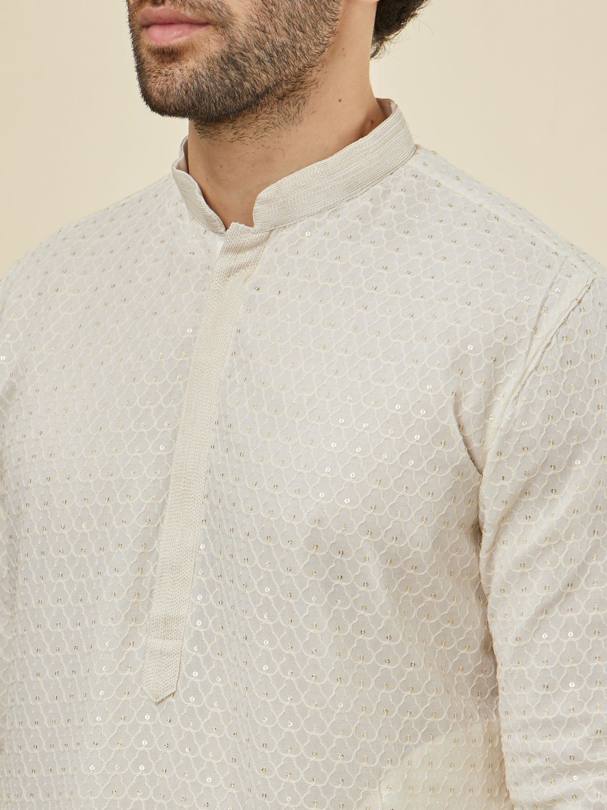 alt message - Manyavar Men Jasmine White Chikankari Embroidered Kurta Set image number 1