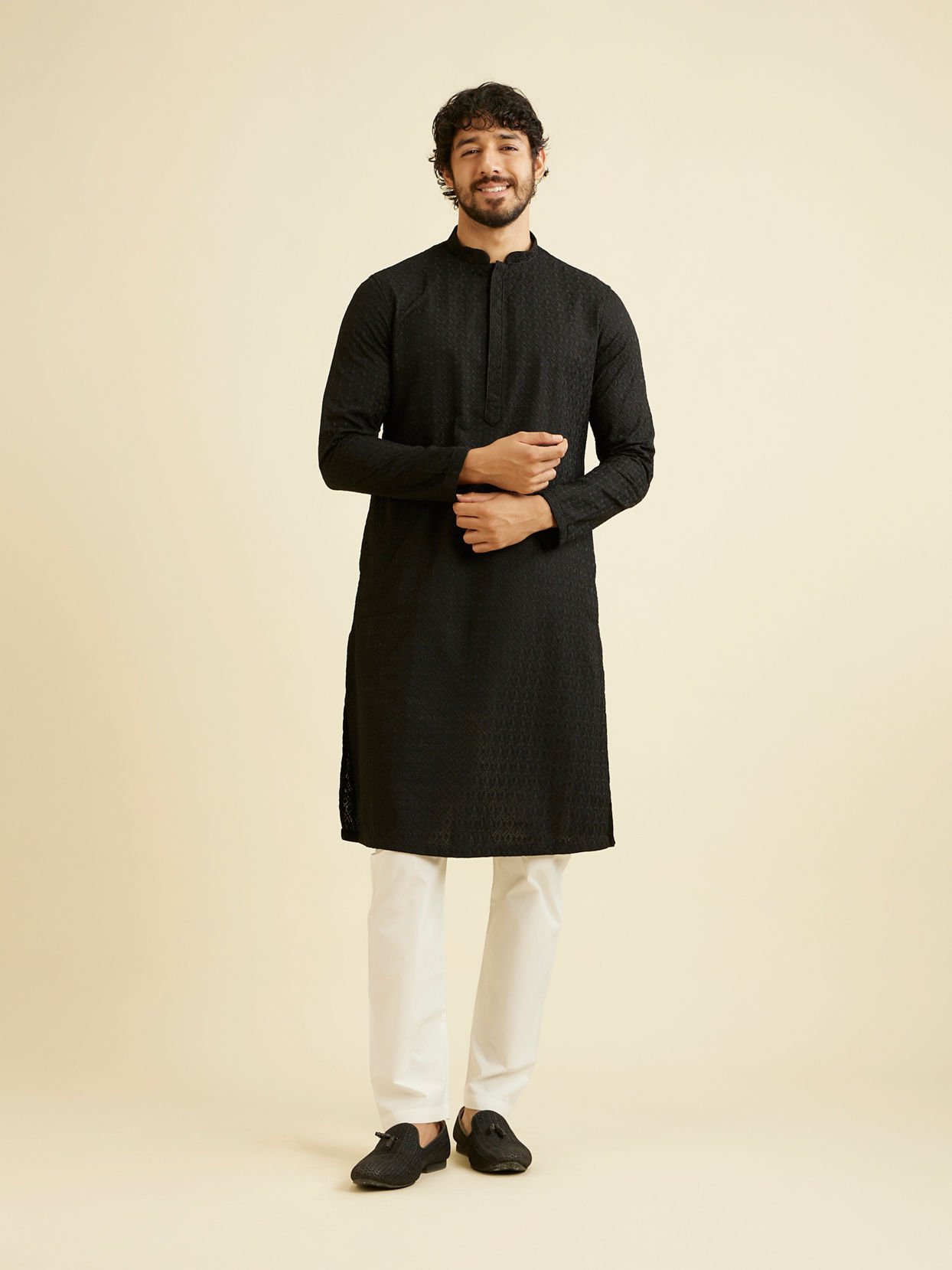 alt message - Manyavar Men Black Self Embroidered Kurta Pajama image number 2