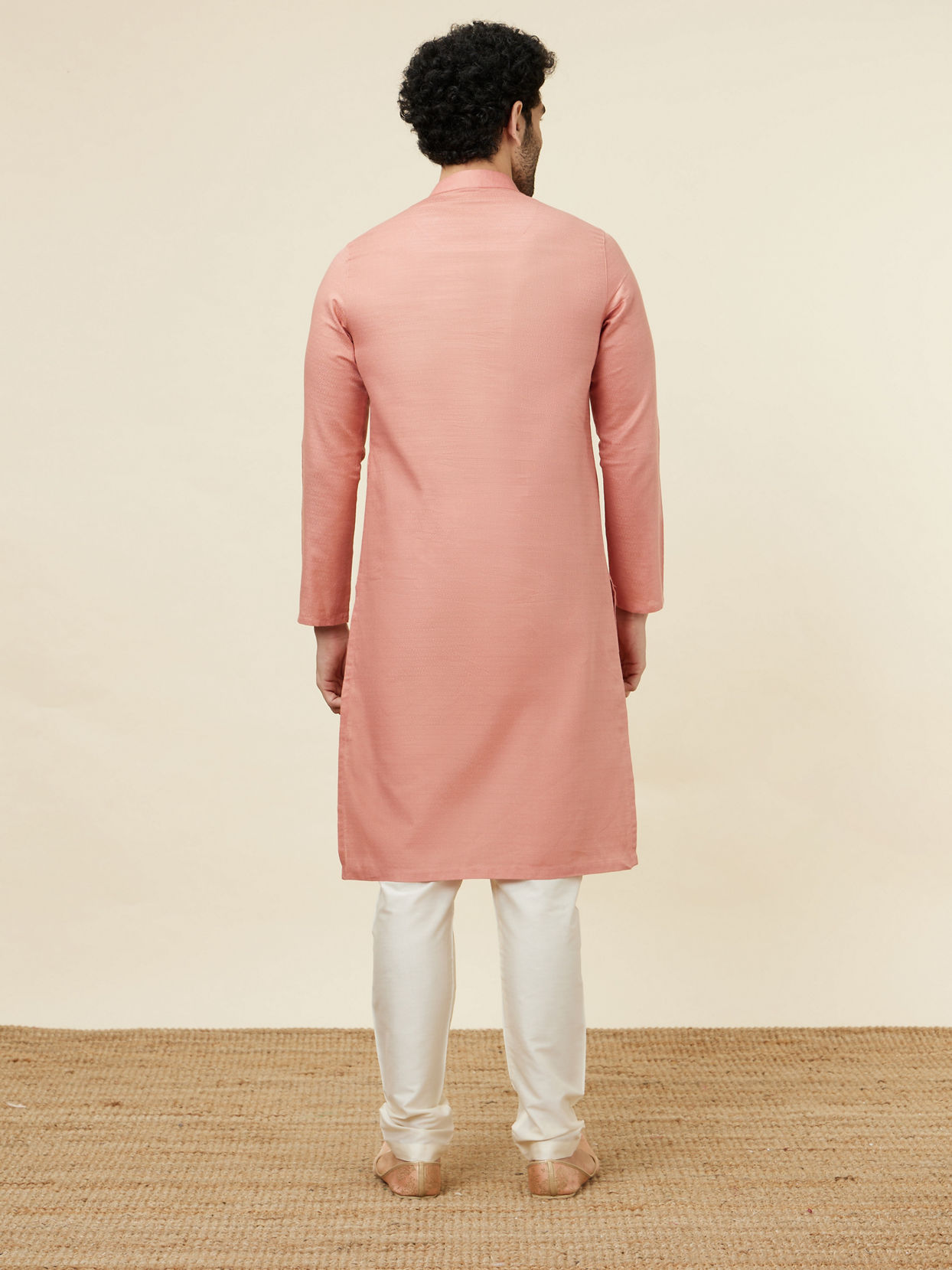 alt message - Manyavar Men Burnt Pink Self Patterned Kurta Set image number 5