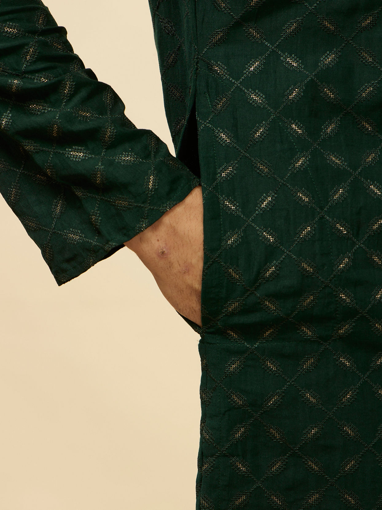 alt message - Manyavar Men Empire Green Lattice Embroidered Kurta image number 3