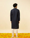 alt message - Manyavar Men Navy Blue Shimmery Lattice Patterned Kurta Set image number 5