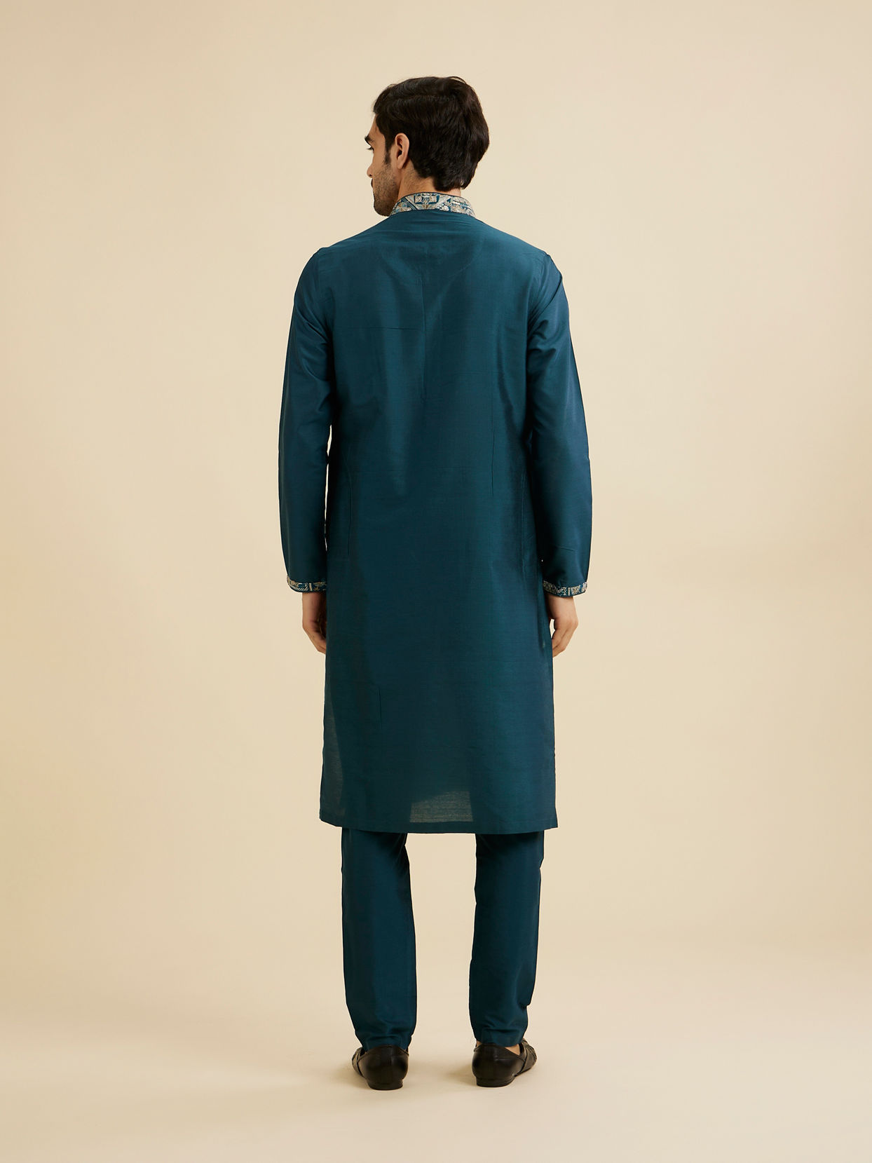 Manyavar Men Crystal Teal Blue Embroidered Neckline Kurta Set