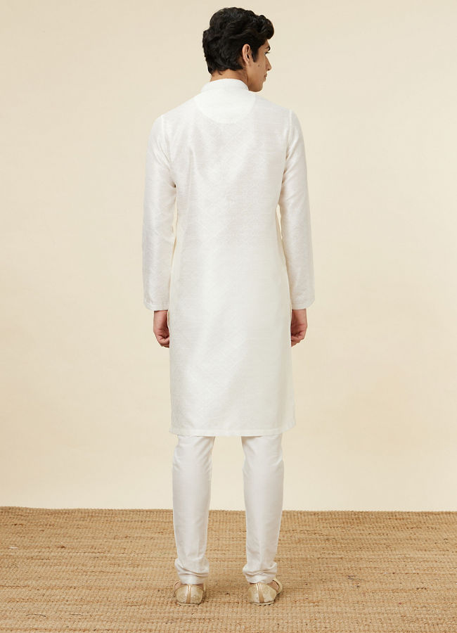 alt message - Manyavar Men Embellished Warm White Kurta Pajama image number 4