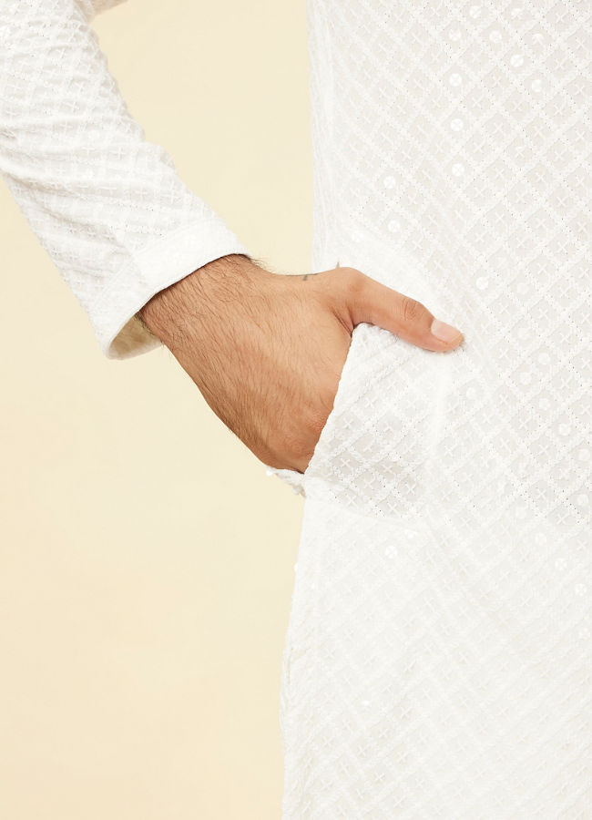 alt message - Manyavar Men Star White Chikankari Embroidered Sequinned Kurta Set image number 3