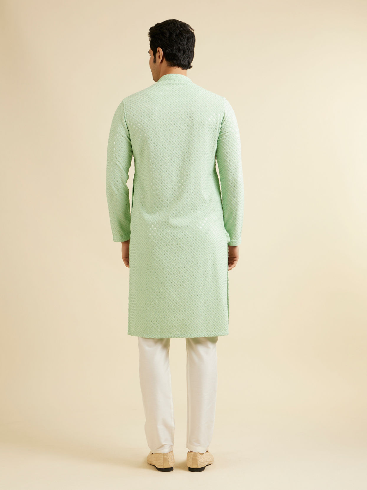 alt message - Manyavar Men Light Mid Green Chikankari Embroidered Sequinned Kurta Set image number 4