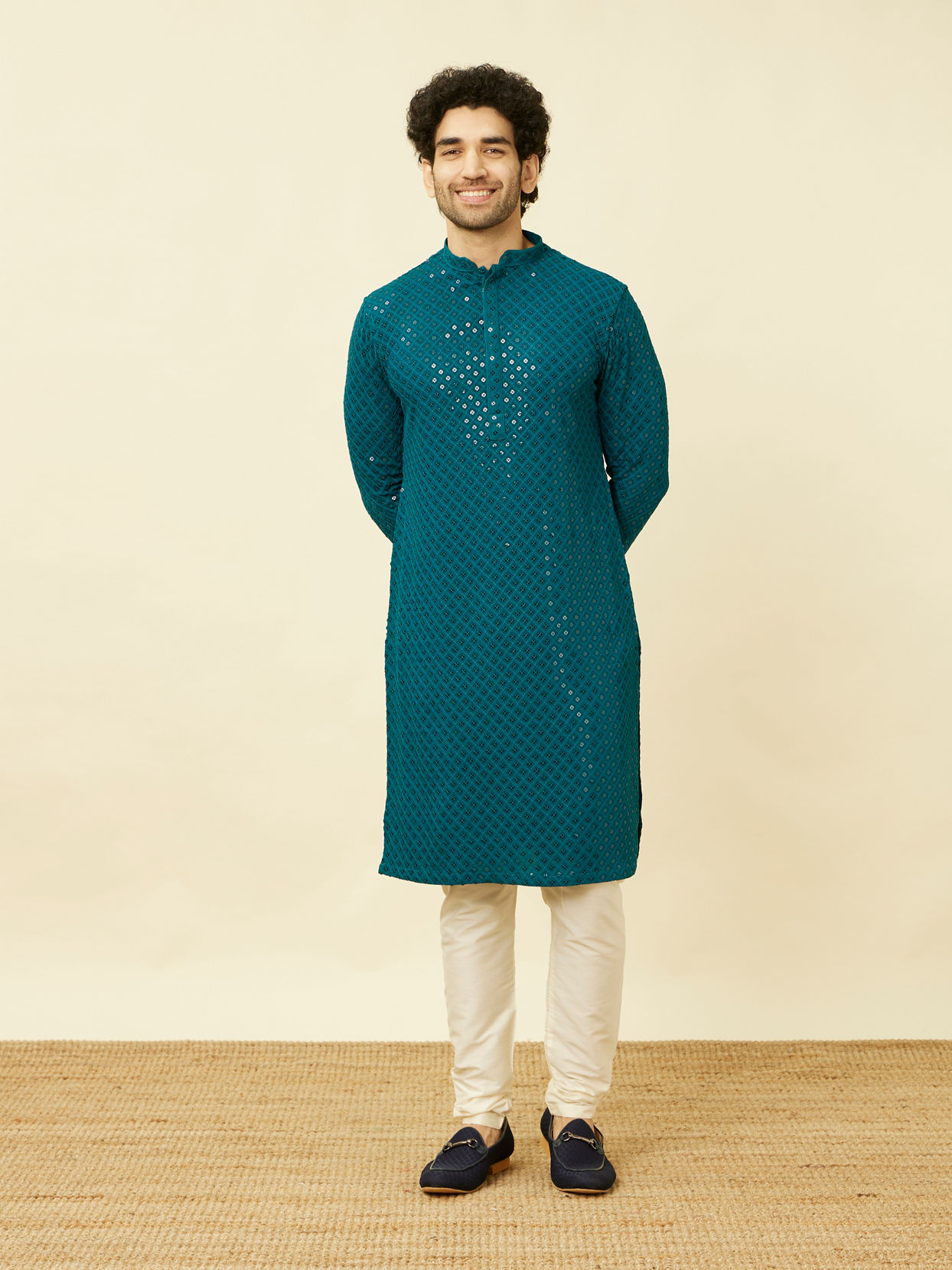 alt message - Manyavar Men Teal Blue Chikankari Patterned Kurta Set image number 2