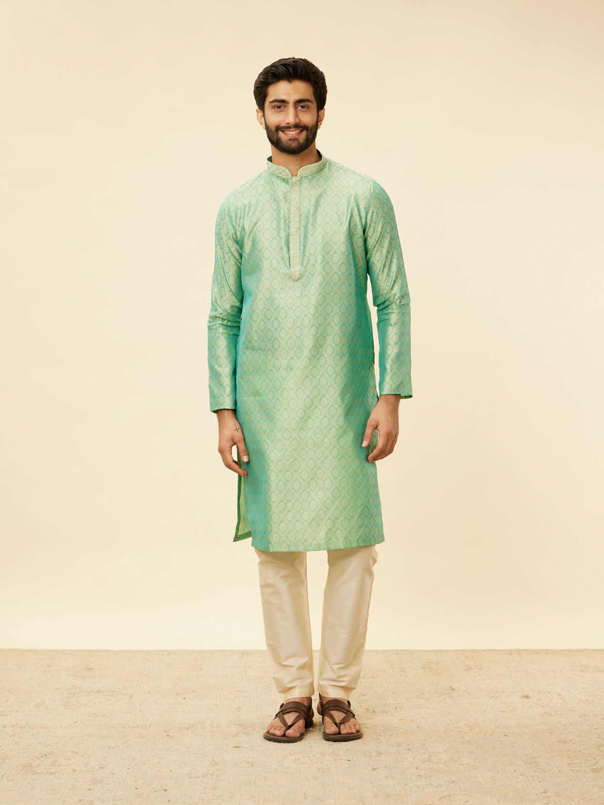 Manyavar Men Mint Green Shankh Motif Kurta Set image number 2