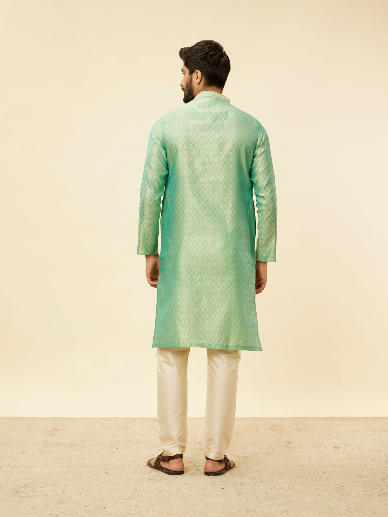 Manyavar Men Mint Green Shankh Motif Kurta Set image number 5