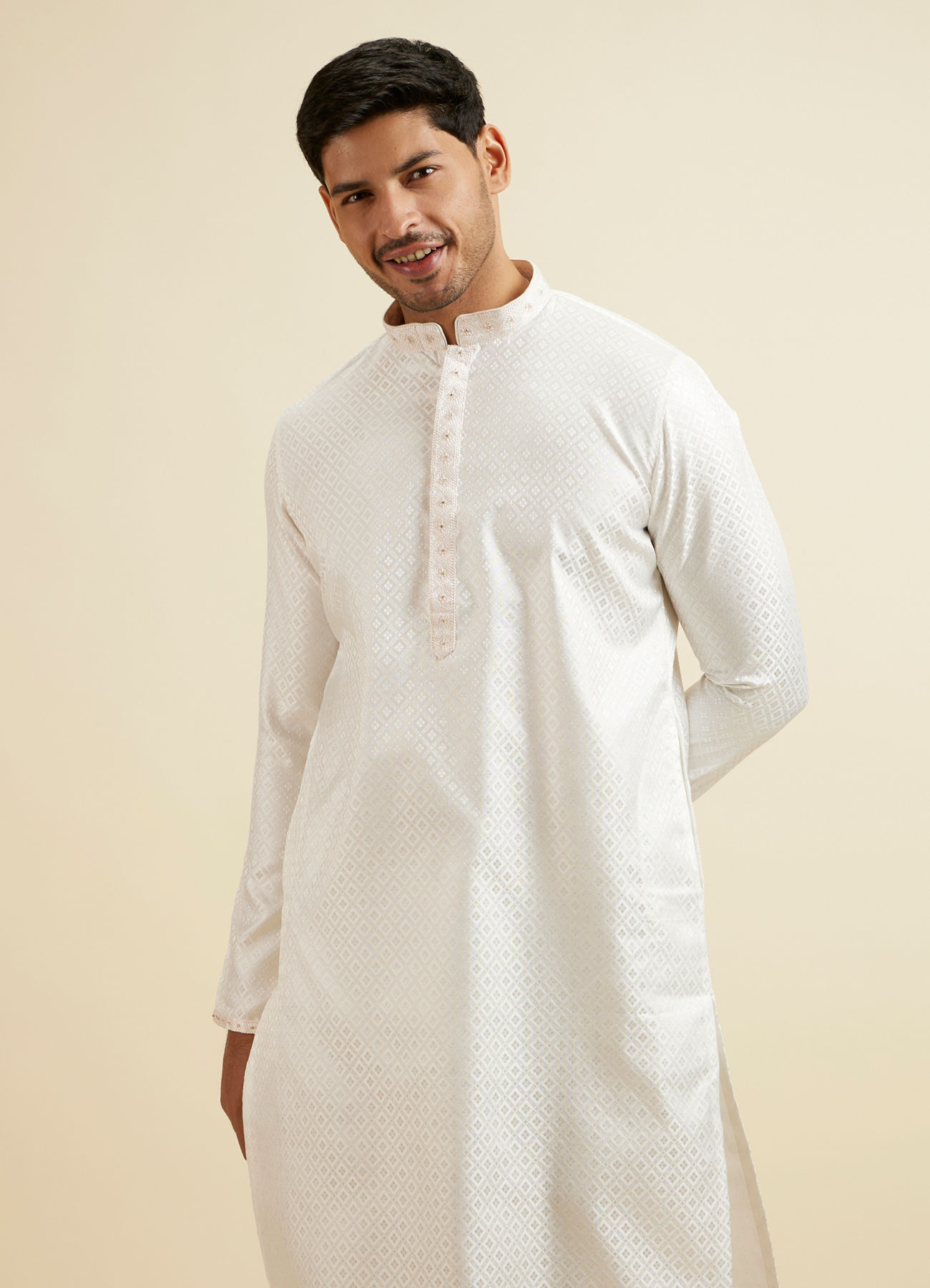 Manyavar Men Sea Shell White Jacquard Kurta Pajama