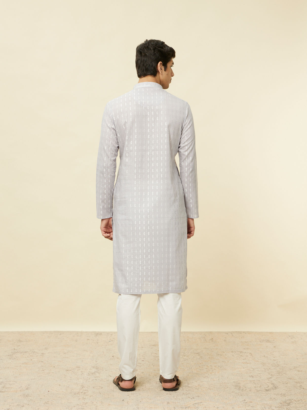 alt message - Manyavar Men Cloud Grey String Patterned Kurta Set image number 5