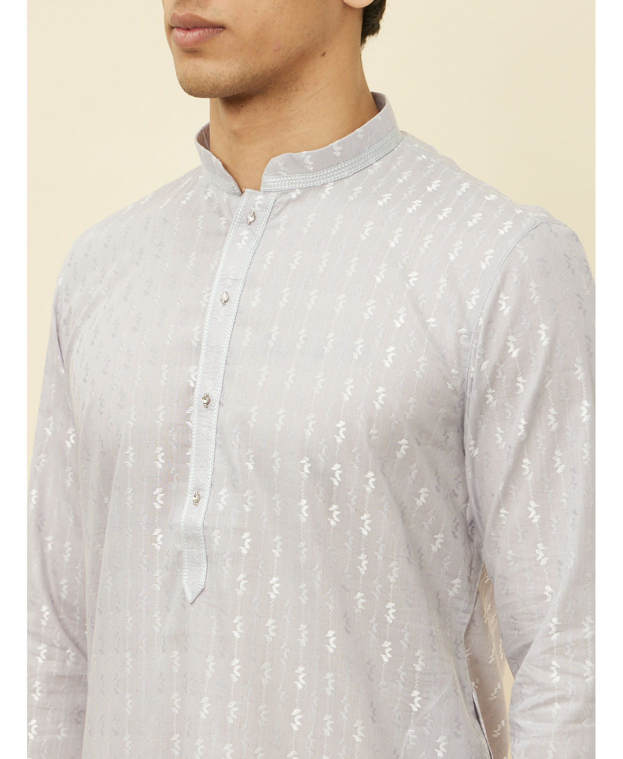 alt message - Manyavar Men Cloud Grey String Patterned Kurta Set image number 1