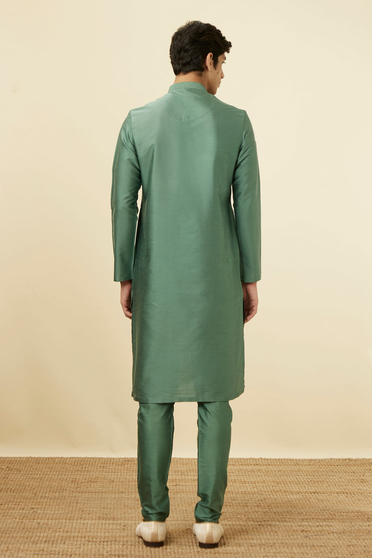 Manyavar Men Sage Green Classic Kurta Set image number 5