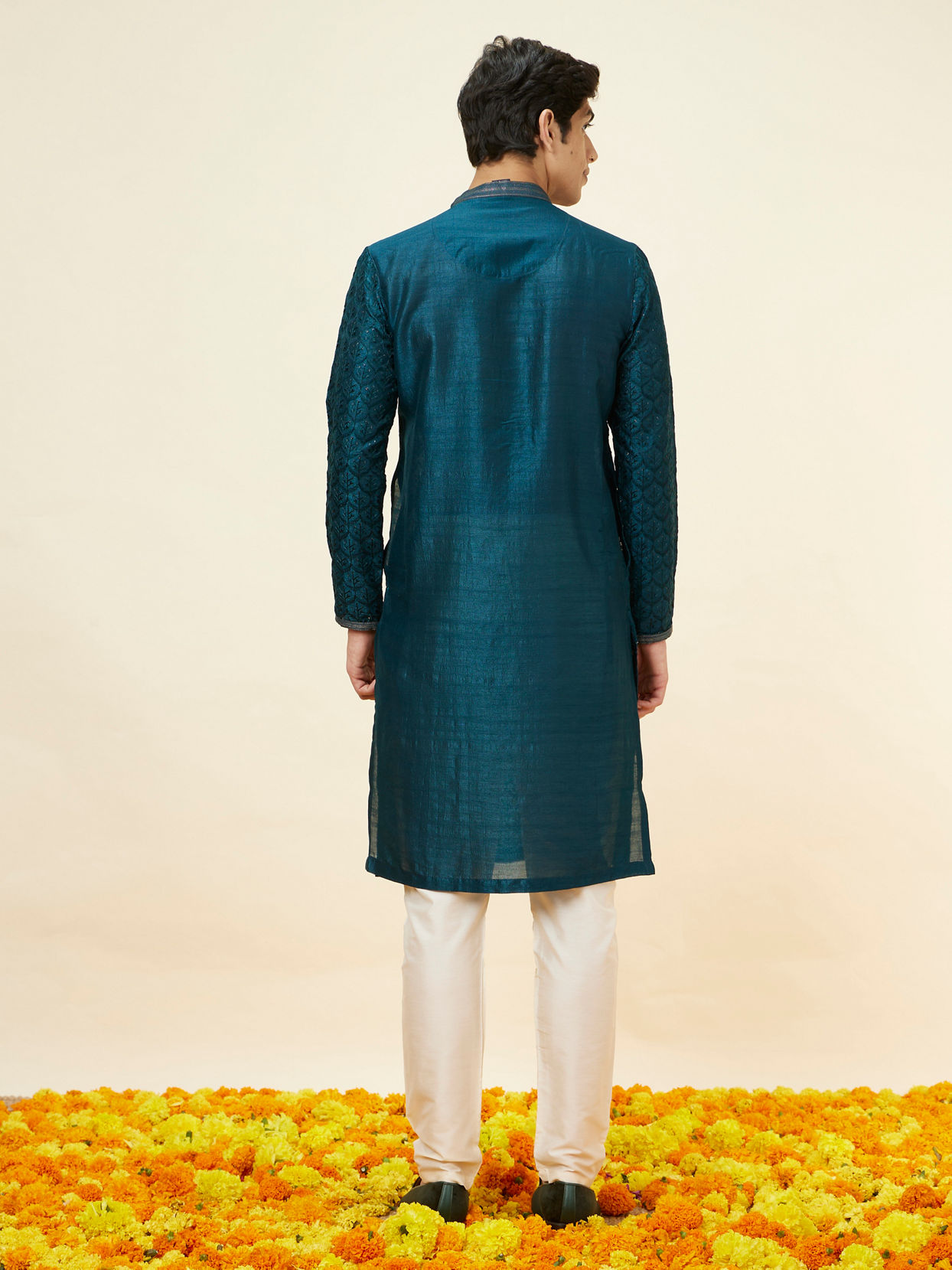 Manyavar Men Teal Blue Leaf Jaal Patterned Kurta Set