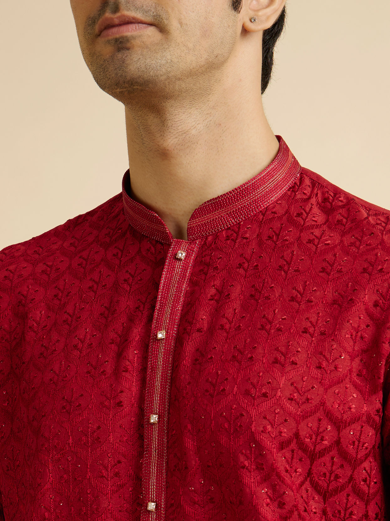 alt message - Manyavar Men Red Medallion Patterned Kurta Set with Rhinestones image number 1