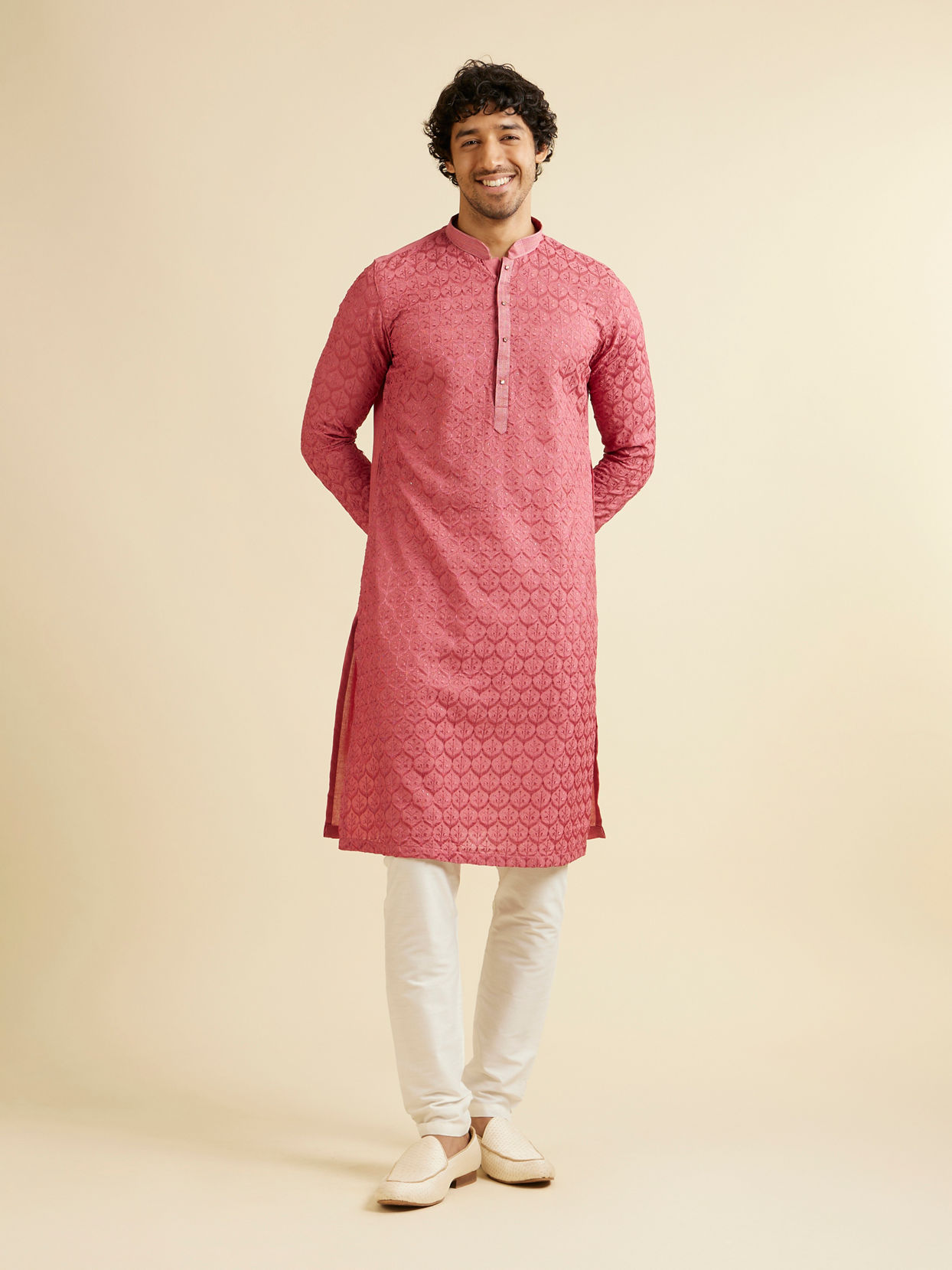 alt message - Manyavar Men Coral Red Jaal Patterned Kurta Set with Rhinestones image number 2