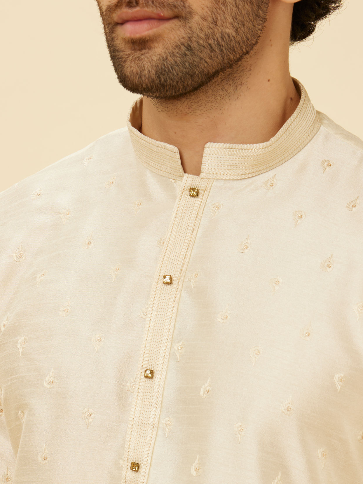 alt message - Manyavar Men Warm Cream Sequin Speckled Kurta Set image number 1