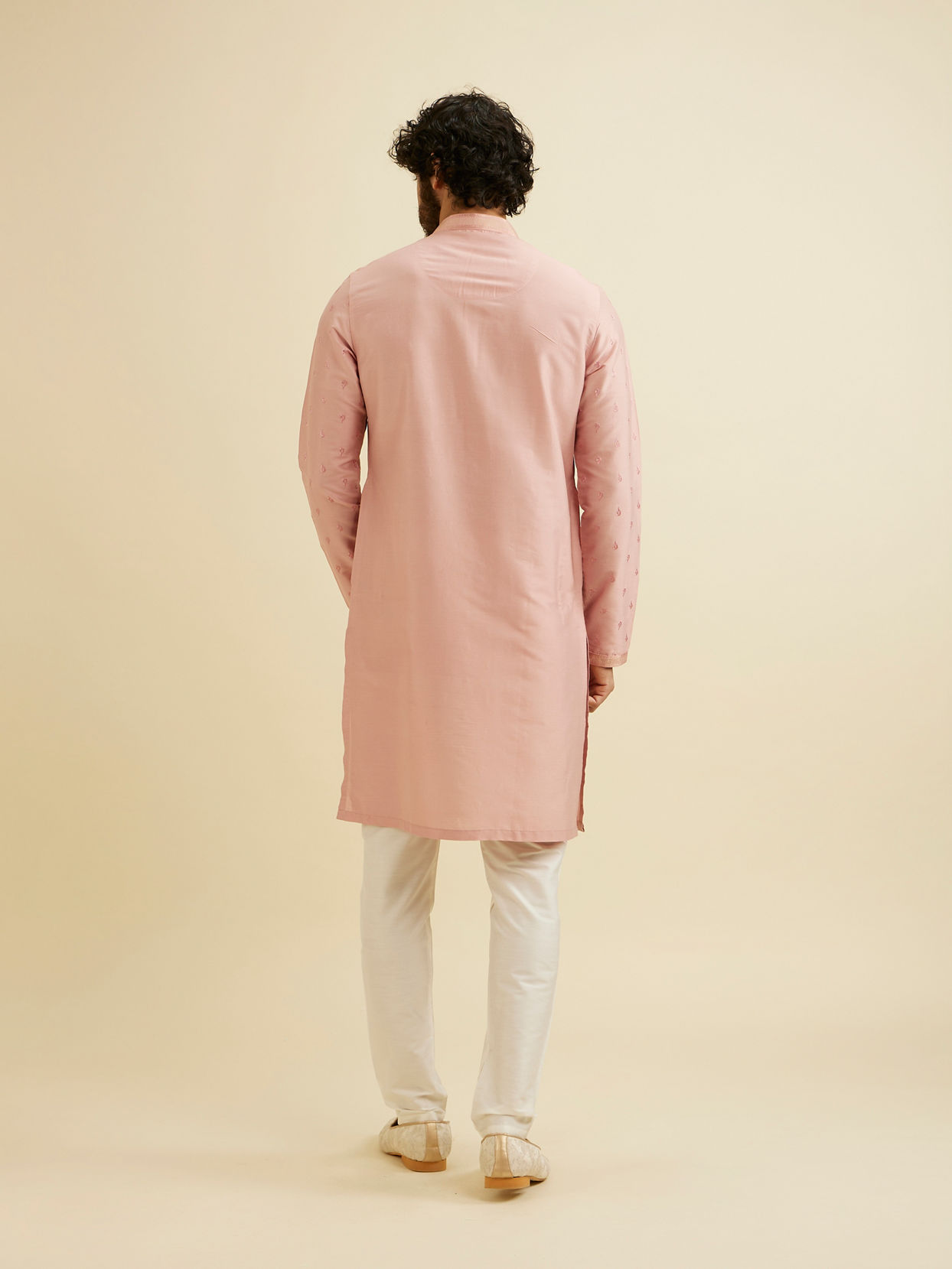 Manyavar Men Millenial Pink Ditsy Floral Printed Kurta Set