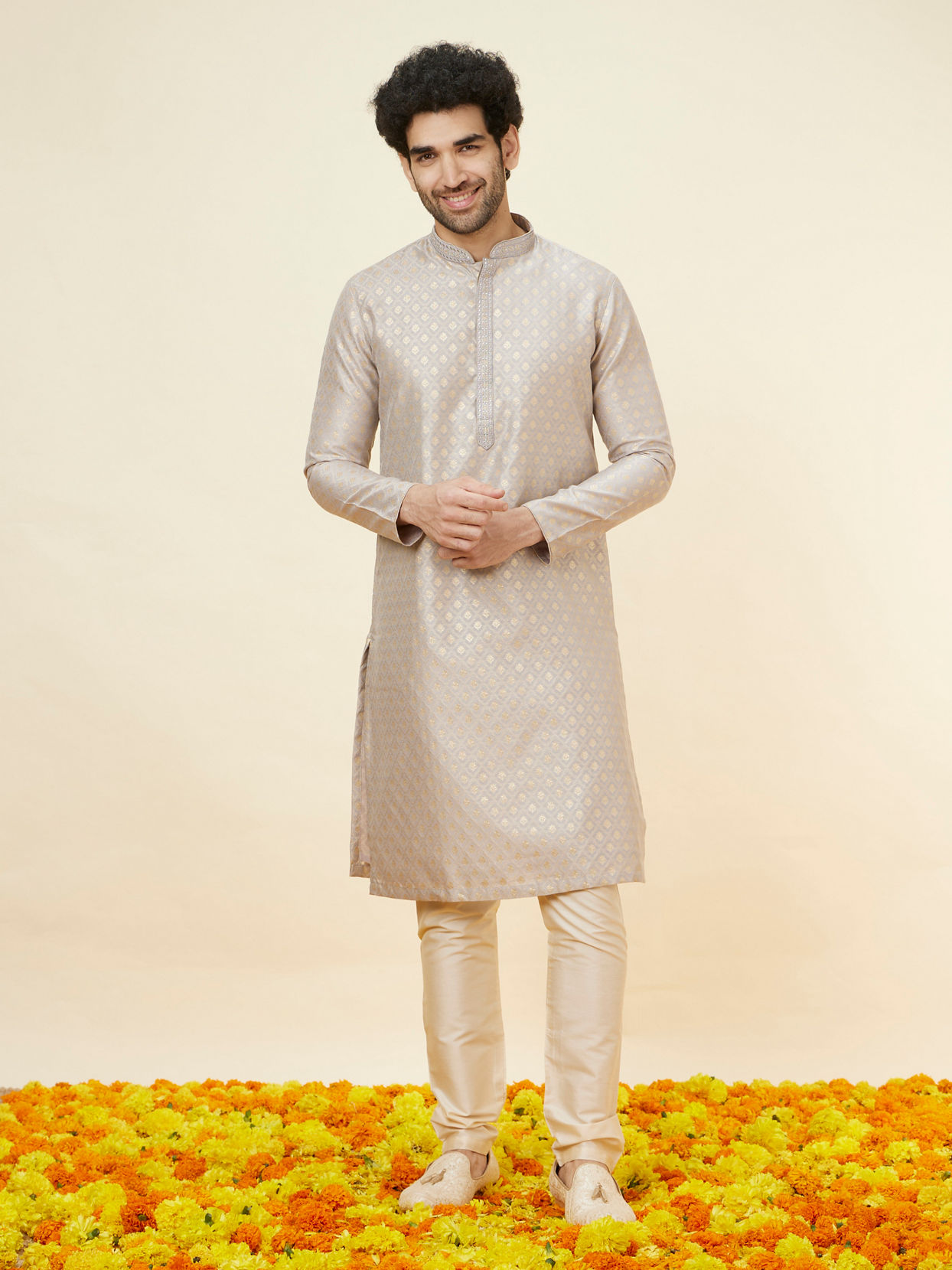 alt message - Manyavar Men Light Lilac Buta Motif Kurta Set image number 2